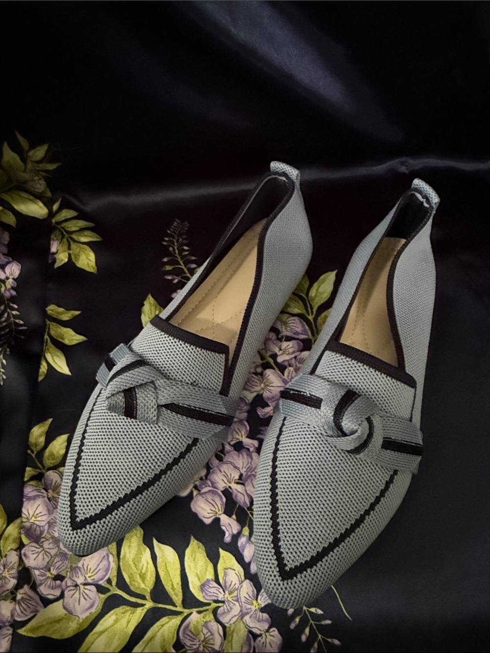 Pointed Knit Loafers in Light Gray with Black Trim
